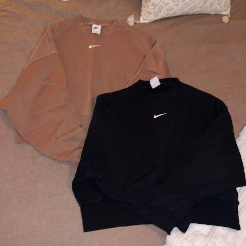 Nike Cropped Crewnecks